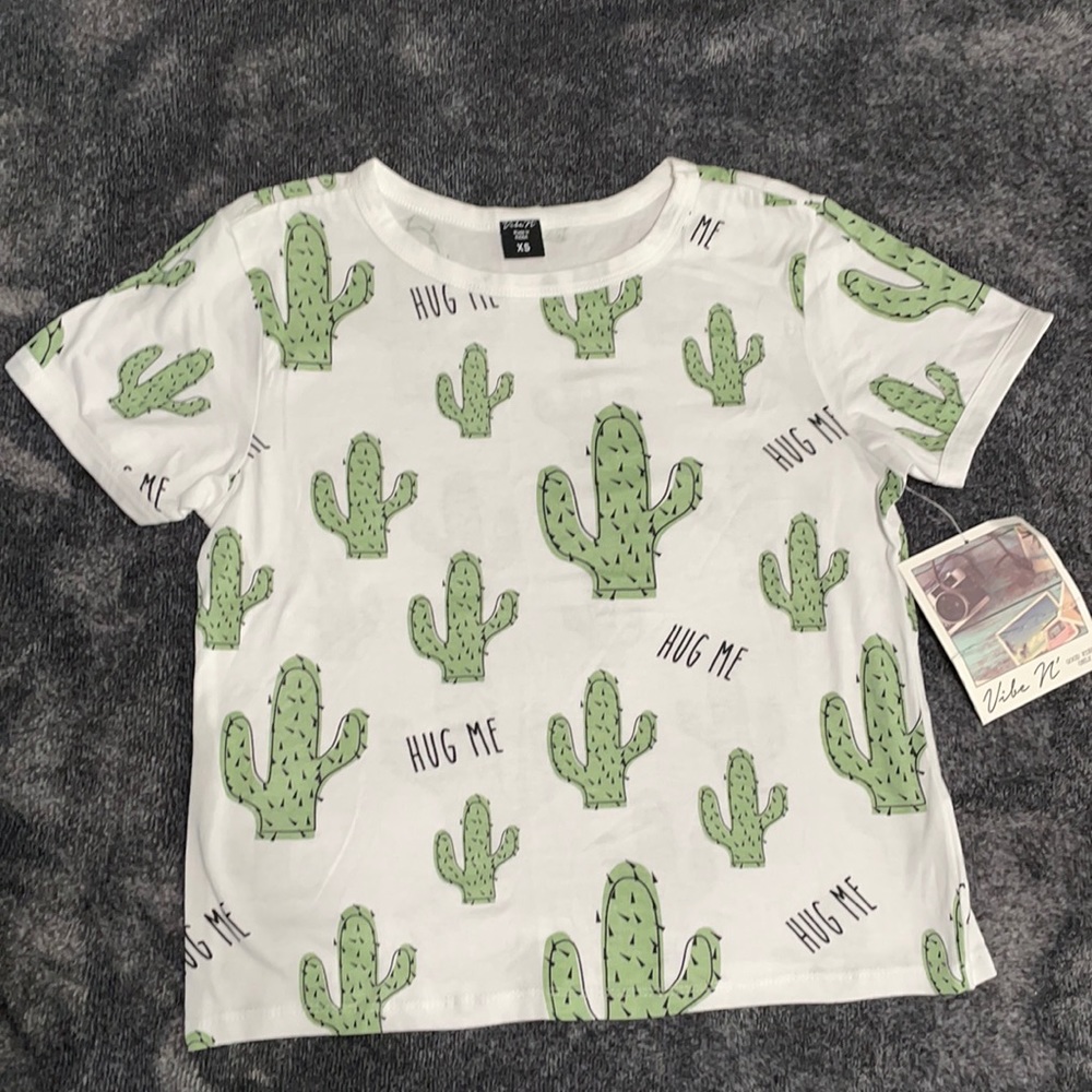 New cactus “HUG ME” T-shirt